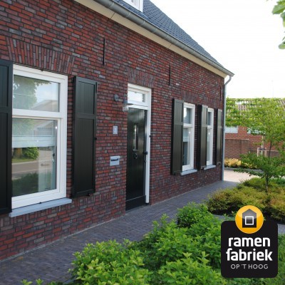 Boerderij Reusel met kunststof luiken