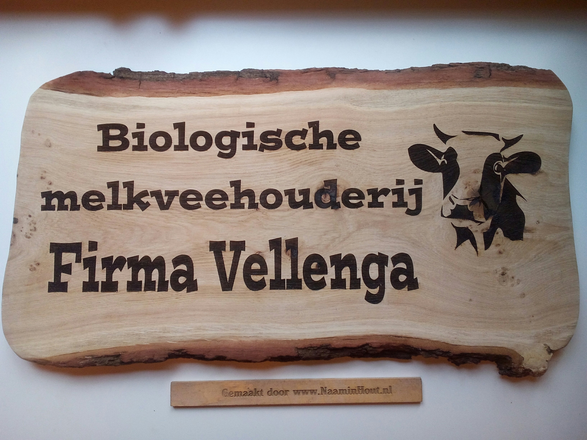 Lasercraft bedrijfsbord voor aan de weg bij een biologische veehouder