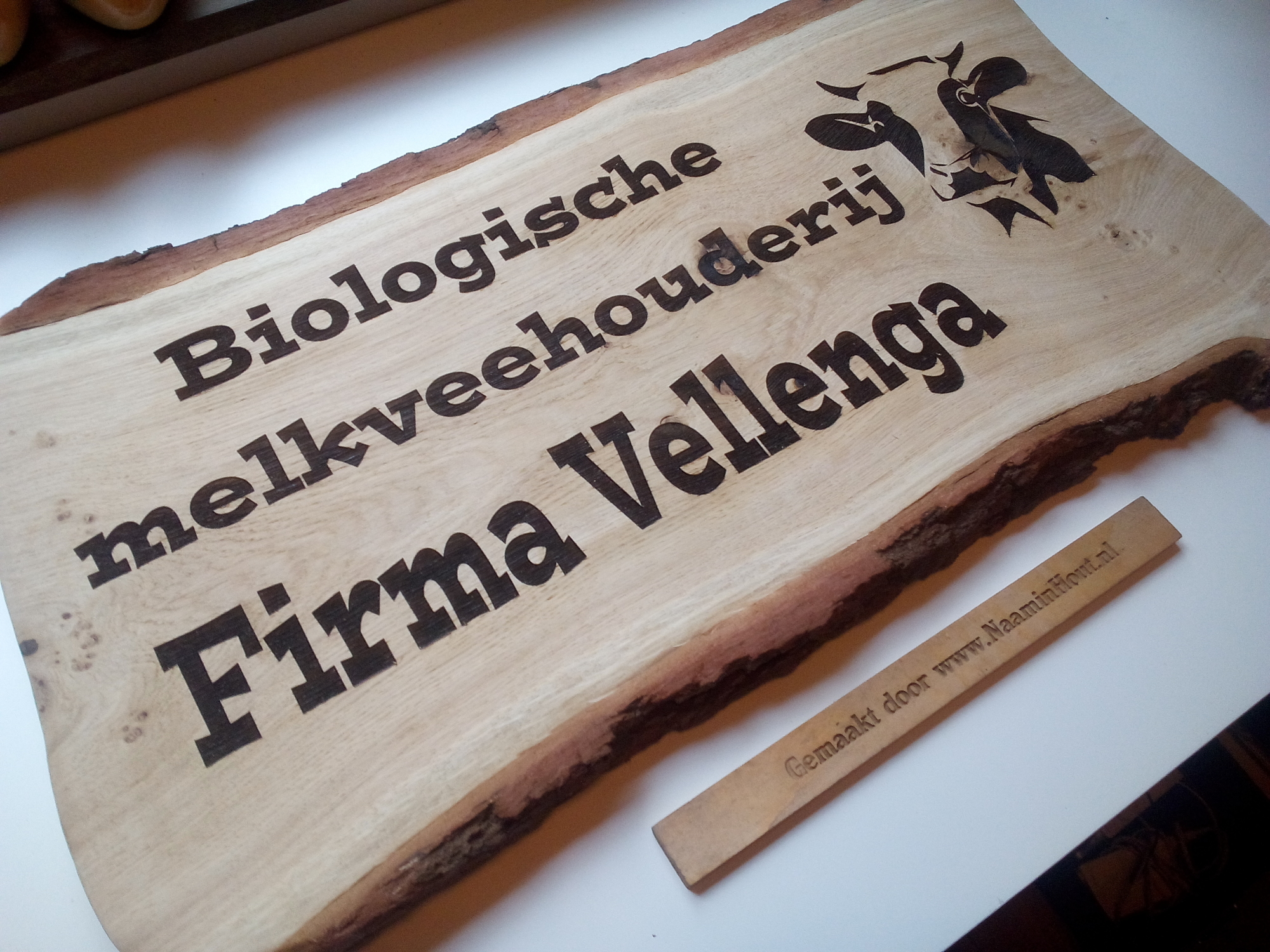 Lasercraft bedrijfsbord voor aan de weg bij een biologische veehouder