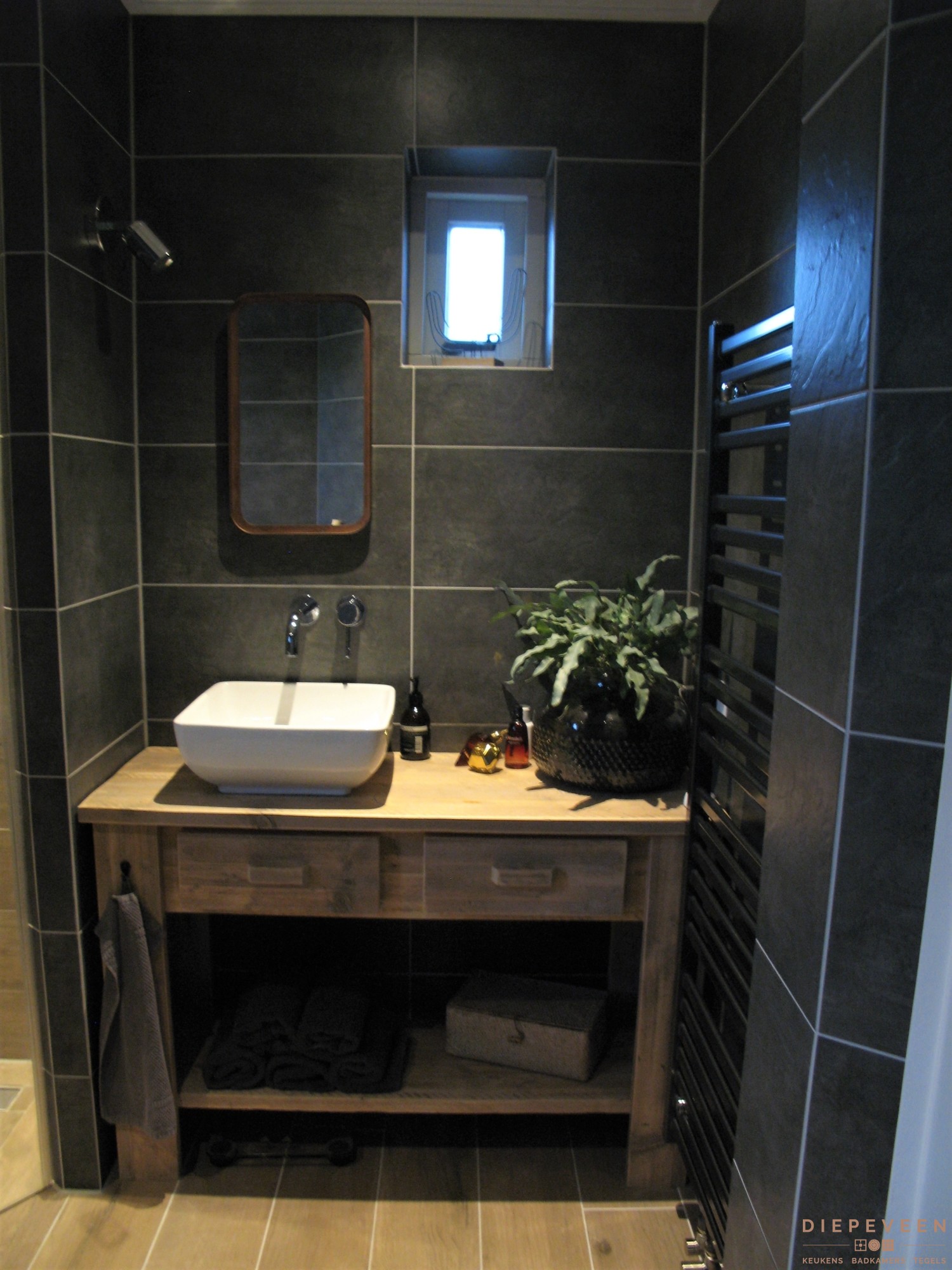 Beste Tijdloze badkamer met grijs en hout - Looqify DO-91